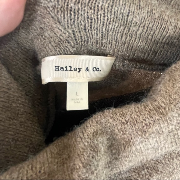 Cowl Neck Tunic Sweater by Hailey & Co - Size Large - Picture 11 of 12